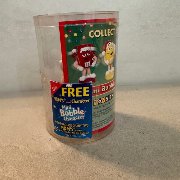 2003 M&M's Collectibles Yellow Mini Bobble Head Character Christmas - Picture 3 of 7